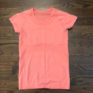 EUC Lululemon Swiftly Tech short sleeve shirt sz 8